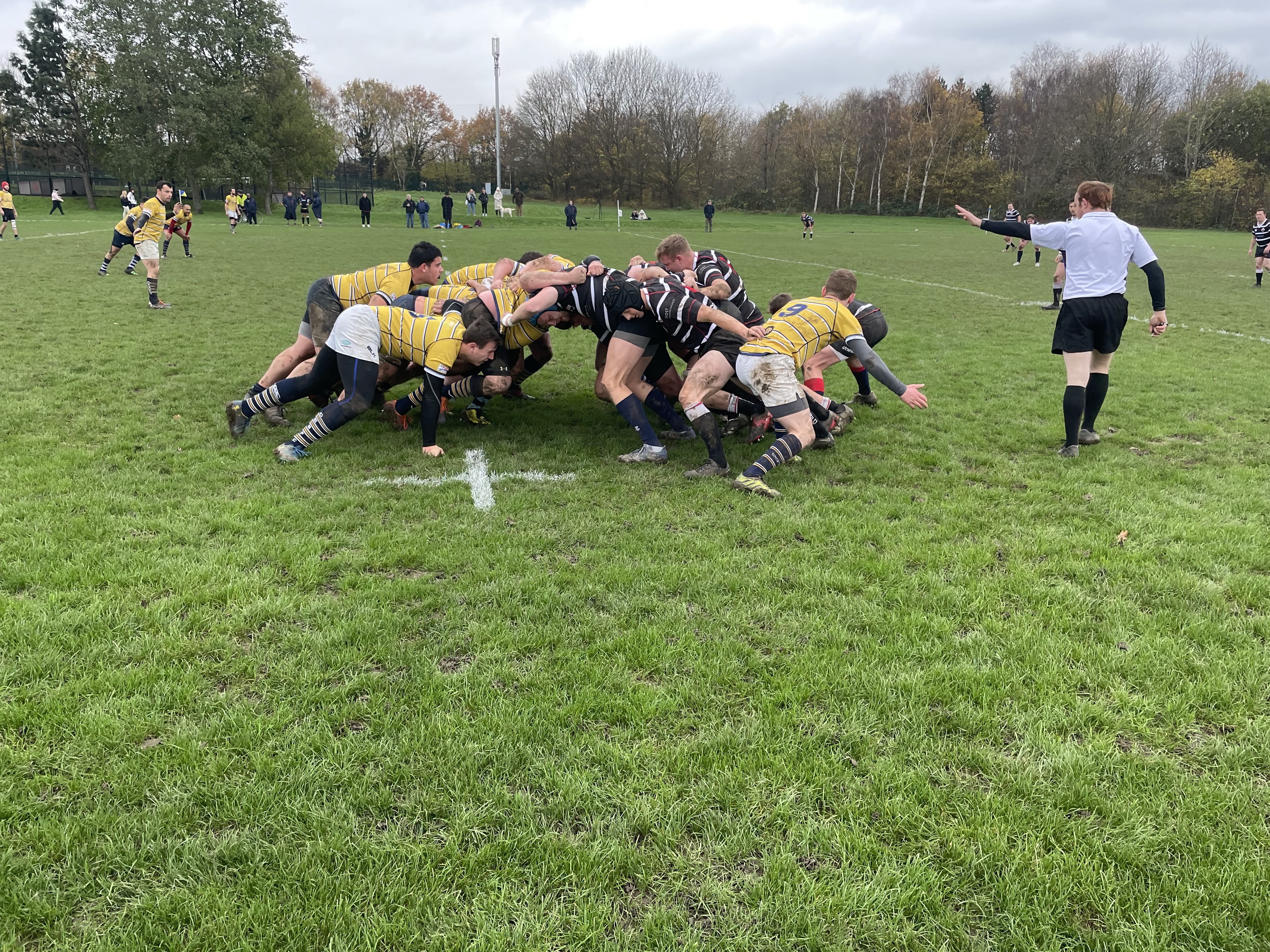 Scrum during London Media vs Old Emanuel RFC ©️JonathanMoynihan