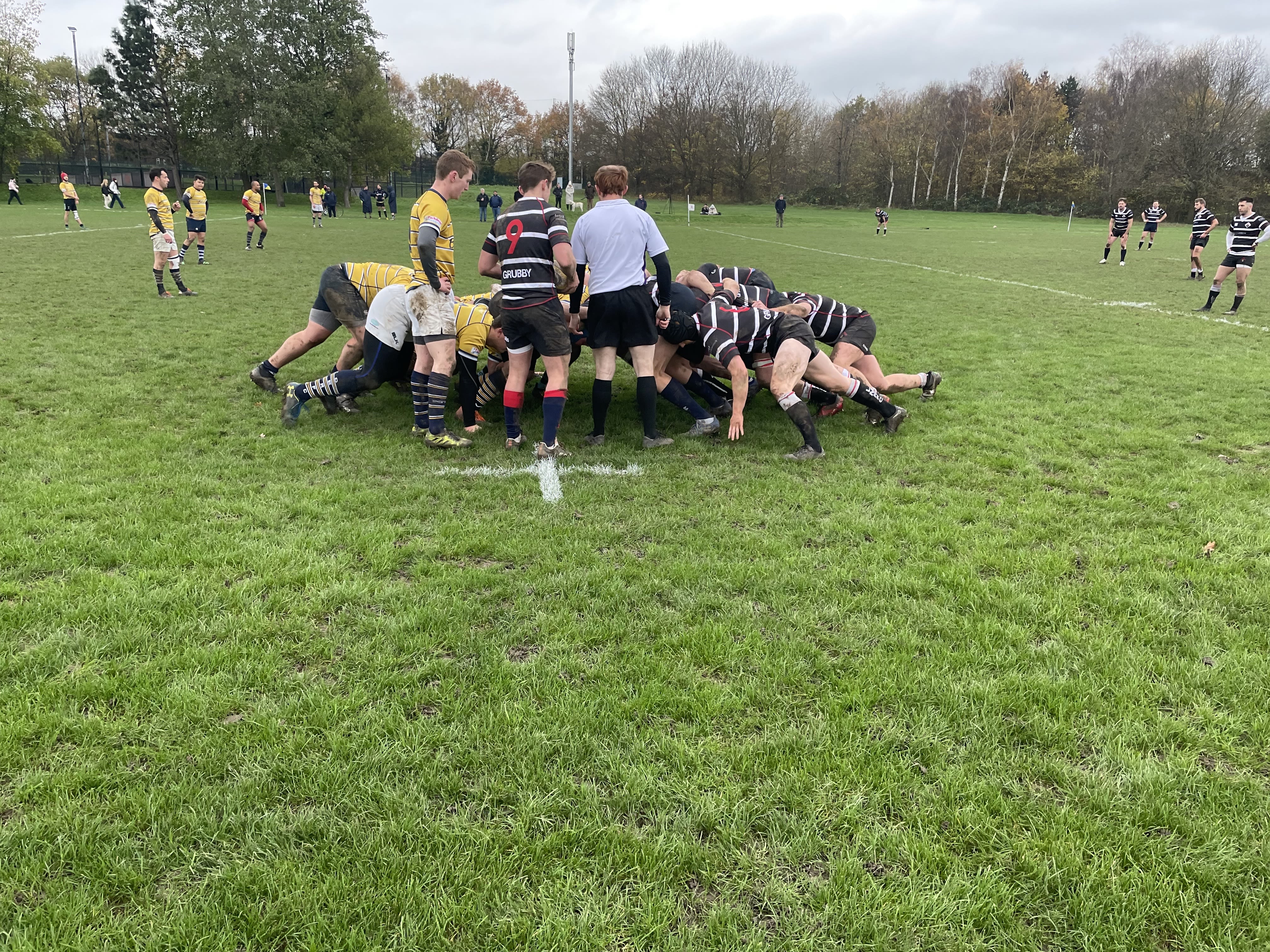 Scrum during London Media vs Old Emanuel RFC ©️JonathanMoynihan