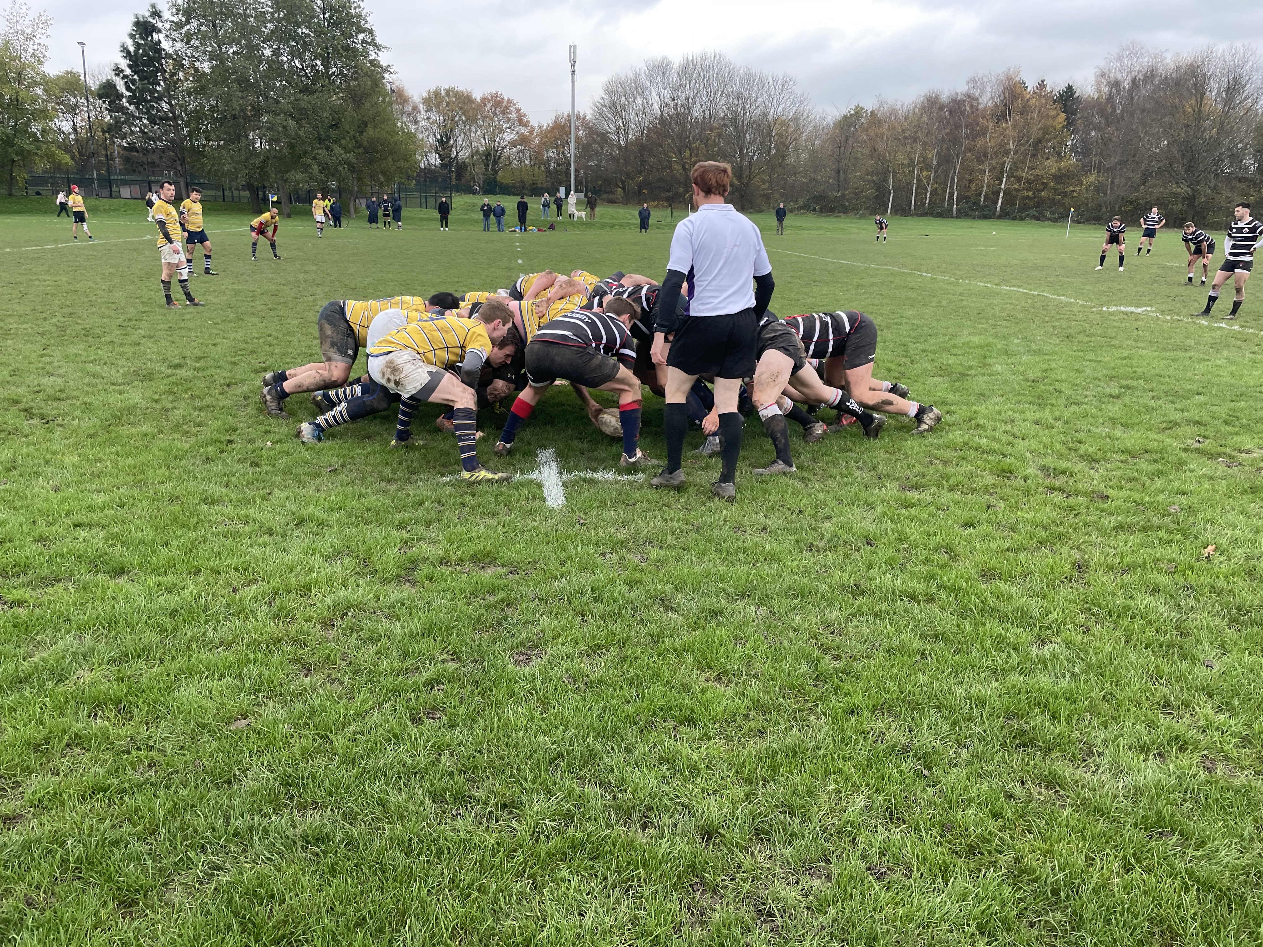 Scrum during London Media vs Old Emanuel RFC ©️JonathanMoynihan